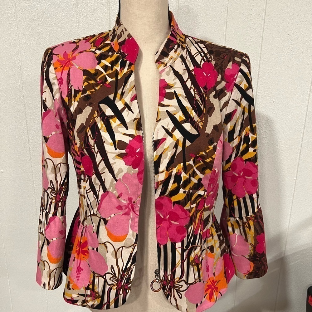 Andre Oliver floral 3/4 sleeves with zipper closure blazer - Picture 2 of 11